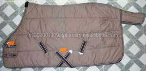 TAPIS DE CHEVAL D'HIVER À L'INTÉRIEUR 250 GSM. DOUBLURE EN POLYFILL ET EN COTON - Product Image 2