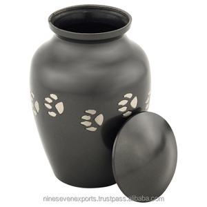 Urna para mascotas de estilo americano gris oscuro con estampado de patas plateadas Tamaño mediano Hecho de latón - Product Image 2