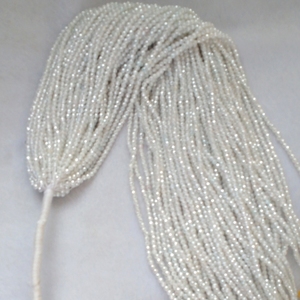 Perlas redondas blancas, 2-3mm, fabricación y suministro de piedras, venta al por mayor - Product Image 1