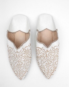 Chaussons à la mode pour Femmes À La Main En Cuir Véritable Sandales - Product Image 1