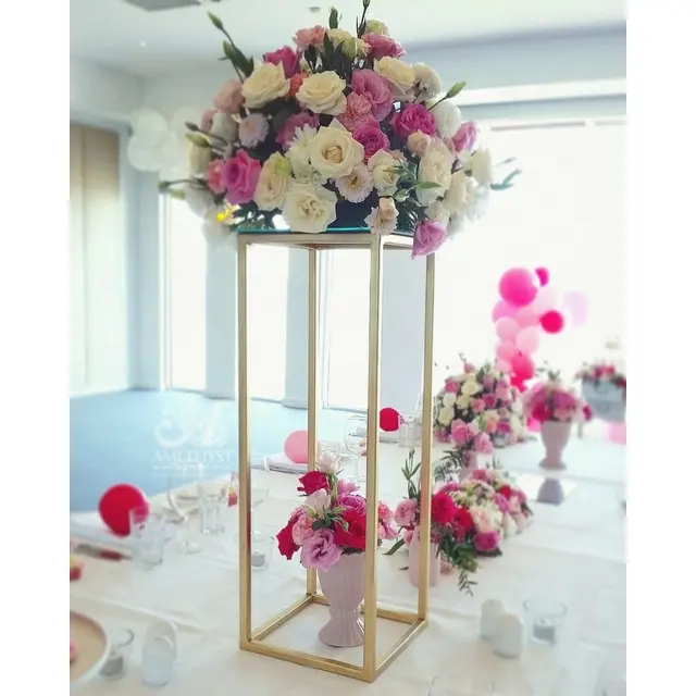 Exquisite Handmade Gold Vase Metal Column Stand Centerpiece Vase for Tables Tall Flower Rack for Home Event Party Wedding Decor