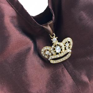 กระเป๋าถือผ้าไหมไทยมือจับไม้แฮนด์เมดหรูหรา - Product Image 2