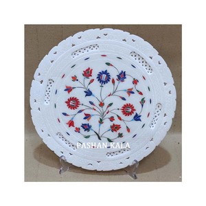 Belle Incrustation florale de forme ronde en marbre blanc fait à la main et plaque décorative de travail de sculpture pour le mariage et l'anniversaire doués - Product Image 1