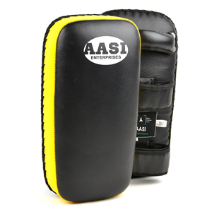 Protège-bras en cuir de vachette pour le kick-boxing, le MMA et le Muay Thai - Product Image 3