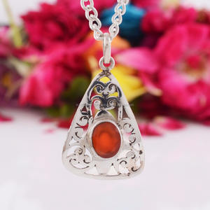 925ทำด้วยมือเงินสเตอร์ลิงจี้โอนิกซ์สีแดงเงินชุบสำหรับงานหมั้นหรืองานครบรอบ - Product Image 1