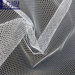 Tissu en maille de tulle hexagonal en nylon doux LCSH525W 20D 10gsm respirant pour textiles de maison, jouets pour garçons et filles, pour robes - Product Image 3