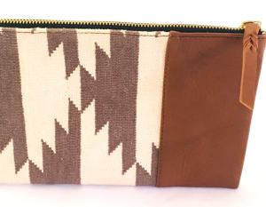 Nouvel arrivage de pochette Dhurrie Sling de style ethnique indien sac fourre-tout en tissu à motif personnalisé écologique avec logo personnalisé sacs de voyage - Product Image 1