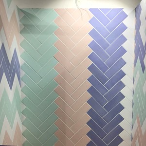 Azulejos cuadrados modernos de baño de 75x150mm, acabado metálico, porcelana antibacteriana antideslizante, ladrillo refractario mate brillante con aspecto de madera - Product Image 3