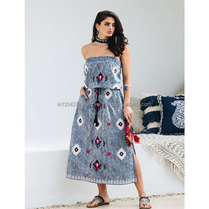 Robe Maxi de style plage pour femme, vêtements d'été confortables, sans bretelles, auto-cravate à la taille et fente sur le côté, Collection - Product Image 1