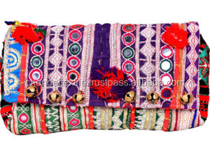 กระเป๋าคลัทช์สไตล์ชนเผ่าบันจารา อินเดีย วินเทจ โบโฮ ยิปซี งานฝีมือ พร้อมพู่ห้อย กระเป๋าคลัทช์ชนเผ่าบันจารา งานปักแบบจาติ - Product Image 6