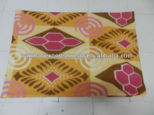 Mantas de lana con patrón de rayas florales y de puntos para donaciones económicas de invierno - Product Image 3