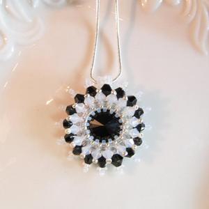 Collier en cristal noir fait main Happiness - Product Image 1