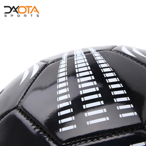 Balones de Fútbol de Cuero PU Personalizados de Primera Calidad, Balones de Entrenamiento Hechos a Mano - Product Image 4