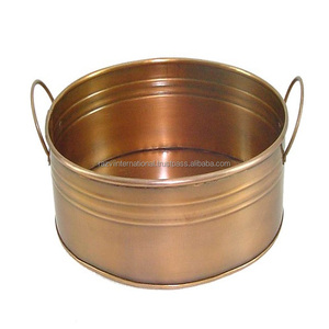 Maceta redonda de metal con aspecto antiguo de cobre hecha a mano personalizable para decoración del hogar o uso en centro comercial - Product Image 1