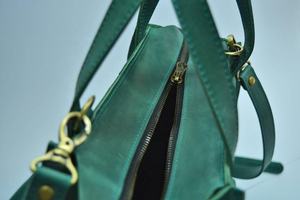 กระเป๋าโท้ทหนังแท้ทำมือสำหรับผู้หญิง-ลายเรียบสไตล์อังกฤษทรงถัง รุ่น ALD 0101 - Product Image 6