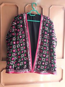 Veste bohème chic pour femme brodée à la main Phulkari Work Vintage Chic Lines Cotton Filled for Outdoor Winter Use Handmade for - Product Image 4