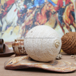 Nouvellement arrivé écologique auto-adhésif couleur naturelle fait à la main Art déco Design 6-10 cm boule de jute élégant décor à la maison noël - Product Image 1