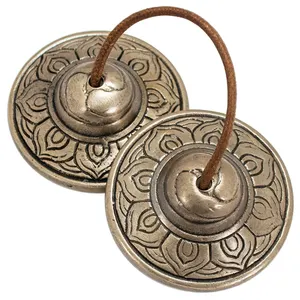 Tingsha-campanas de Tingsha de Metal antiguo de latón, platillos tibetanos con símbolo de la suerte, en relieve, para meditación y Yoga, con funda