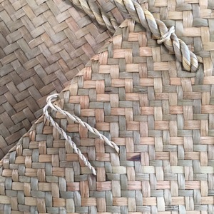 กระเป๋าอีโค่จากหญ้าทะเล งานแฮนด์เมด ผลิตในไทย ขายดีที่สุด - Product Image 3