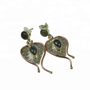 ต่างหูเม็ดเดี่ยวสีเงินสเตอร์ลิงสไตล์วินเทจทำมือสำหรับผู้หญิงลายกุหลาบสีทองรูปหัวใจอัญมณีแลบราโดไรต์สำหรับงานปาร์ตี้ - Product Image 1