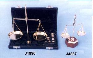 Báscula Decorativa de Latón en Caja de Terciopelo, Decoración del Hogar, Artesanía en Metal, Artículos de Arte en Latón, Básculas de Latón - Product Image 5