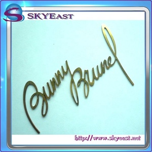 แผ่นโลหะทองเหลืองสลักชื่อสไตล์ลายเซ็นสีทองเงาตามสั่งแบบพิเศษ - Product Image 4
