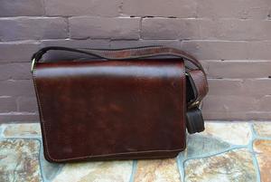 Moroccan's Soul LC1 Maletín marrón de lujo de cuero genuino para computadora portátil-Diseño elegante para comodidad portátil - Product Image 4