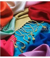 Echarpe Pashmina Traditionnelle Super Douce et Élégante dans Tous les Matériaux Nouvelle Collection de Châles et Echarpes - Product Image 3