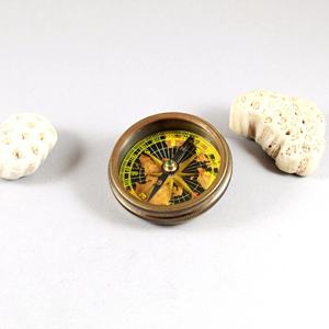 Boussole directionnelle en laiton poli fait à la main étui en cuir de voiture nautique nouveauté poche Marine Graduation cadeau d'anniversaire - Product Image 2