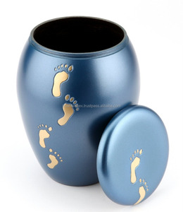 Urnas de cremación de latón con huellas Esmalte Acabado Cremación Urna de entierro para adultos Hecho por La India - Product Image 2