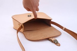 กระเป๋าถือหนังวัวแท้สไตล์คลาสสิกสำหรับผู้หญิง งานแฮนด์เมด ลายหินหนังมาร์คฮอร์ สะดวกสบาย รุ่น TLL-0020 - Product Image 6