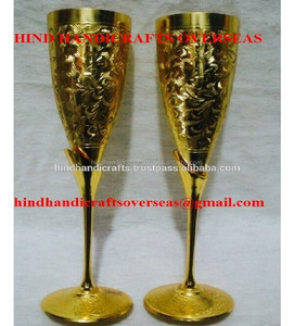 ถ้วยทองเหลืองสำหรับไวน์ที่ทำจากทองเหลืองเป็นมิตรกับสิ่งแวดล้อมพร้อมบาร์สีเงินและสีทองและโลโก้ตามสั่งสำหรับร้านอาหาร - Product Image 4