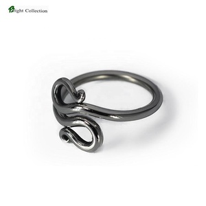 Anneau de serviette en acier inoxydable fait à la main en spirale torsadée miroir poli pour décoration de Table de mariage - Product Image 1