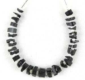 Pierres précieuses en Tourmaline noire naturelle de forme inégale bijoux rugueux de Collection de pierres noires Style de coupe minuscule brut - Product Image 2