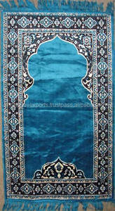 Alfombras de oración antideslizantes de Dubái para una experiencia de oración cómoda - Product Image 3