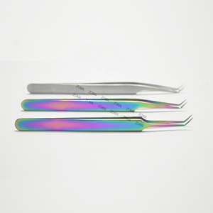Pinces à cils professionnelles personnalisées pour volume russe, pointe en acier inoxydable durable anti-magnétique, emballage personnalisé avec logo pour cils - Product Image 1