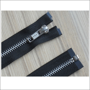 Fermeture éclair OZL à glissière libre en métal pour sacs à main avec verrouillage automatique, fonctionnement fluide et durable, longueur 100 mm - Product Image 2