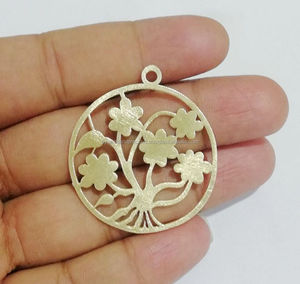 Pendentif à breloques en métal unisexe en laiton argenté avec motif cœur plaqué or brossé pour bijoux et cadeaux pour enfants - Product Image 3