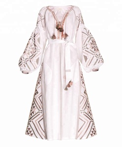 Femmes Costumes traditionnels ukrainiens pour femmes Broderie à la main sur couleur blanche pour femmes Robes longues en coton - Product Image 1