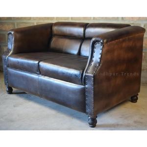 Sofá Chesterfield de cuero de estilo antiguo de dos plazas tradicional, muebles industriales para el hogar o el restaurante, sala de estar - Product Image 1
