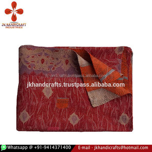 Vente en gros réversible Old Gudri indien fait à la main literie Vintage Kantha couverture - Product Image 1