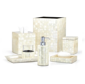 De luxe 8 pièces Mère de perle De Bain - Product Image 2
