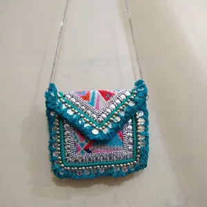 Bolsa de banjara étnica bordada à mão