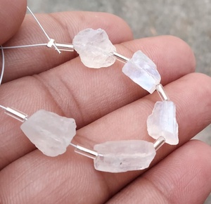 ที่มีคุณภาพที่ดีที่สุดธรรมชาติ5ชิ้นไฟสีฟ้ารุ้งมูนสโตนหยาบด้านบน Drlled ทำฉูดฉาดเครื่องประดับขายส่ง - Product Image 2