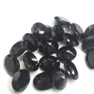 Spinelle noire naturelle de 6 mm 8 mm, taille ovale, pierre précieuse non montée, prix d'usine, acheter en ligne auprès du fournisseur pour la fabrication de bijoux - Product Image 1