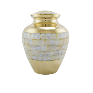 Urnes funéraires décoratives écologiques en laiton Amson pour cendres humaines, design nacre, finition antique, capacité de 200 pouces cubes - Product Image 1