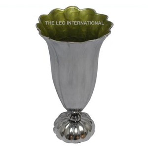 Florero decorativo y mesa auxiliar de metal de aluminio para sala de estar, hogar, oficina, aspecto de lujo, pieza de exhibición de 6x6x12 pulgadas - Product Image 1