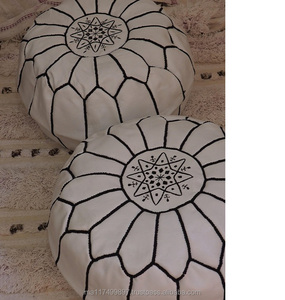 Magnifiques poufs ottomanes modernes pliables en cuir véritable blanc marocain, tabouret de maison 50x30 - Product Image 1