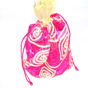 Pochette recyclable à cordon en organza durable pour cadeau de bonbons de la Saint-Valentin avec impression en soie Style de mode personnalisable - Product Image 3