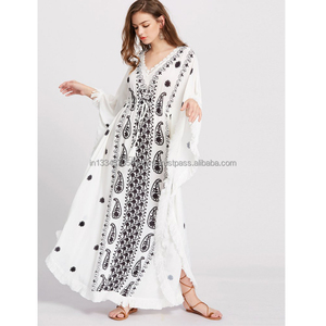 Robe Kimono contrastée, style classique et élégant, blanc et noir, col en V, garniture frange, manches Dolman, longue robe brodée Paisley, Kaftan - Product Image 1